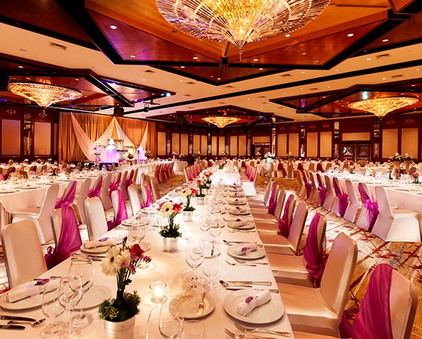 A magnificent floral wedding at Ritz Carlton